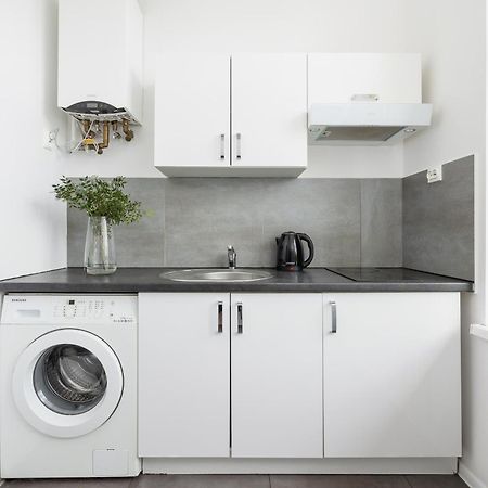 1-Bedroom Apartment With Balcony - Dluga 65 Krakkó Kültér fotó