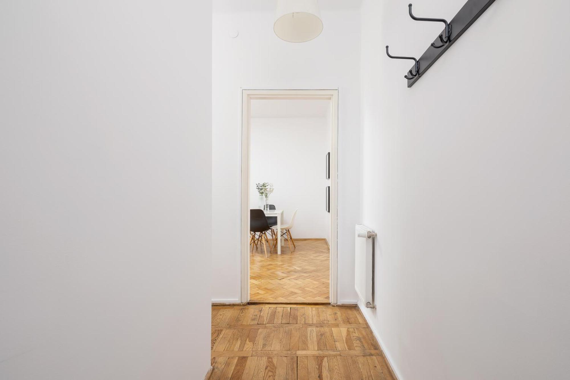 1-Bedroom Apartment With Balcony - Dluga 65 Krakkó Kültér fotó