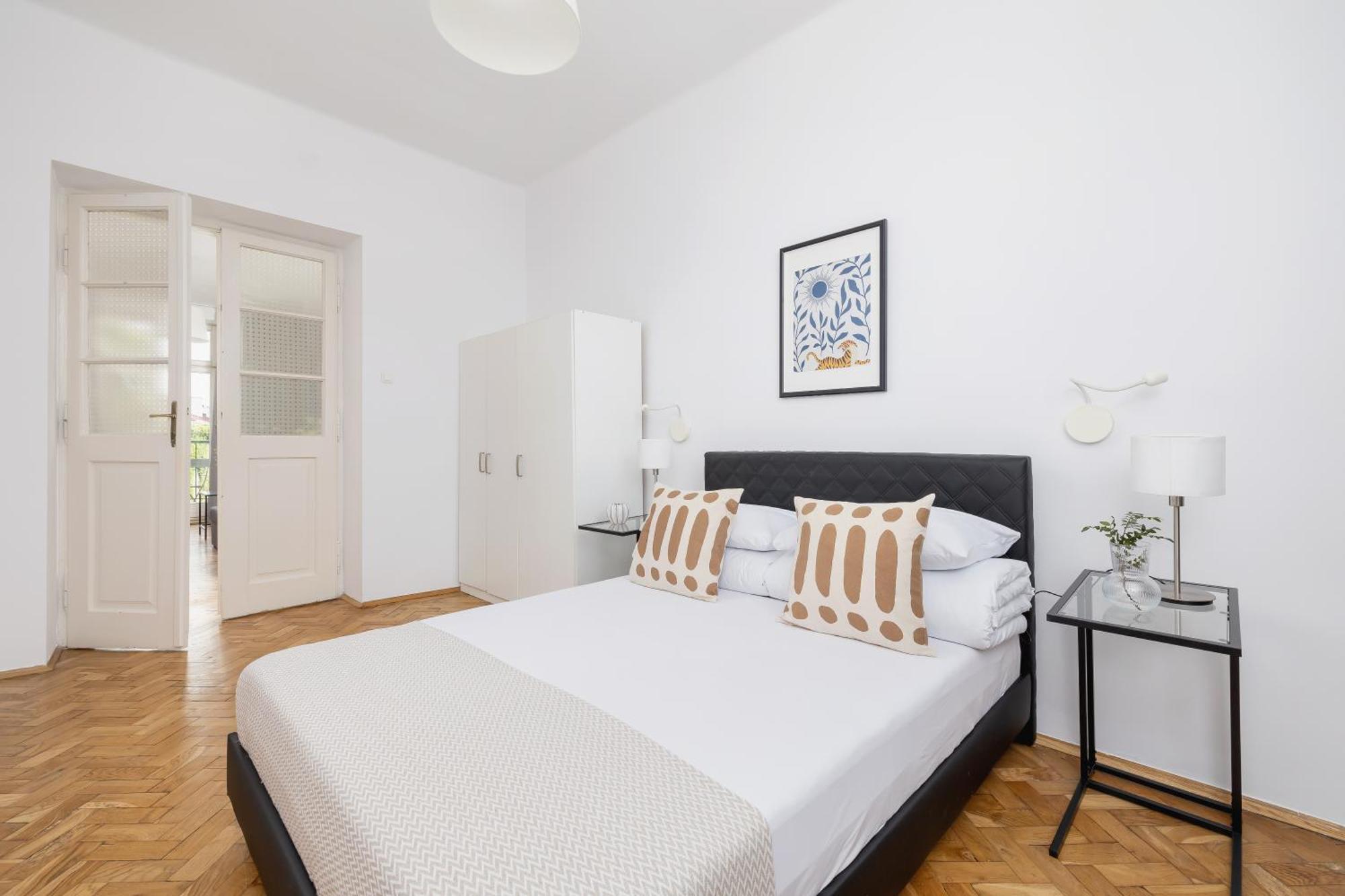 1-Bedroom Apartment With Balcony - Dluga 65 Krakkó Kültér fotó