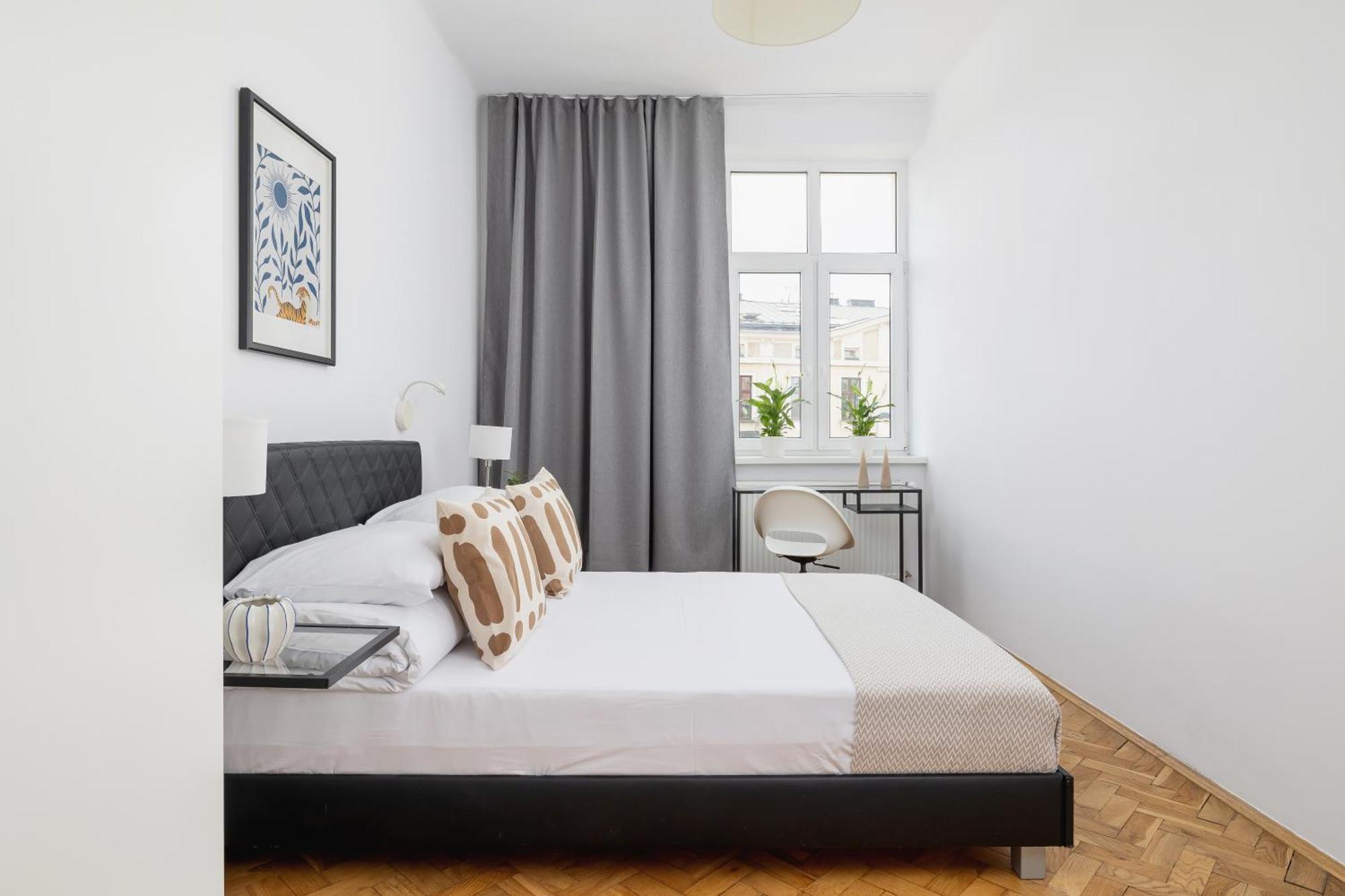 1-Bedroom Apartment With Balcony - Dluga 65 Krakkó Kültér fotó