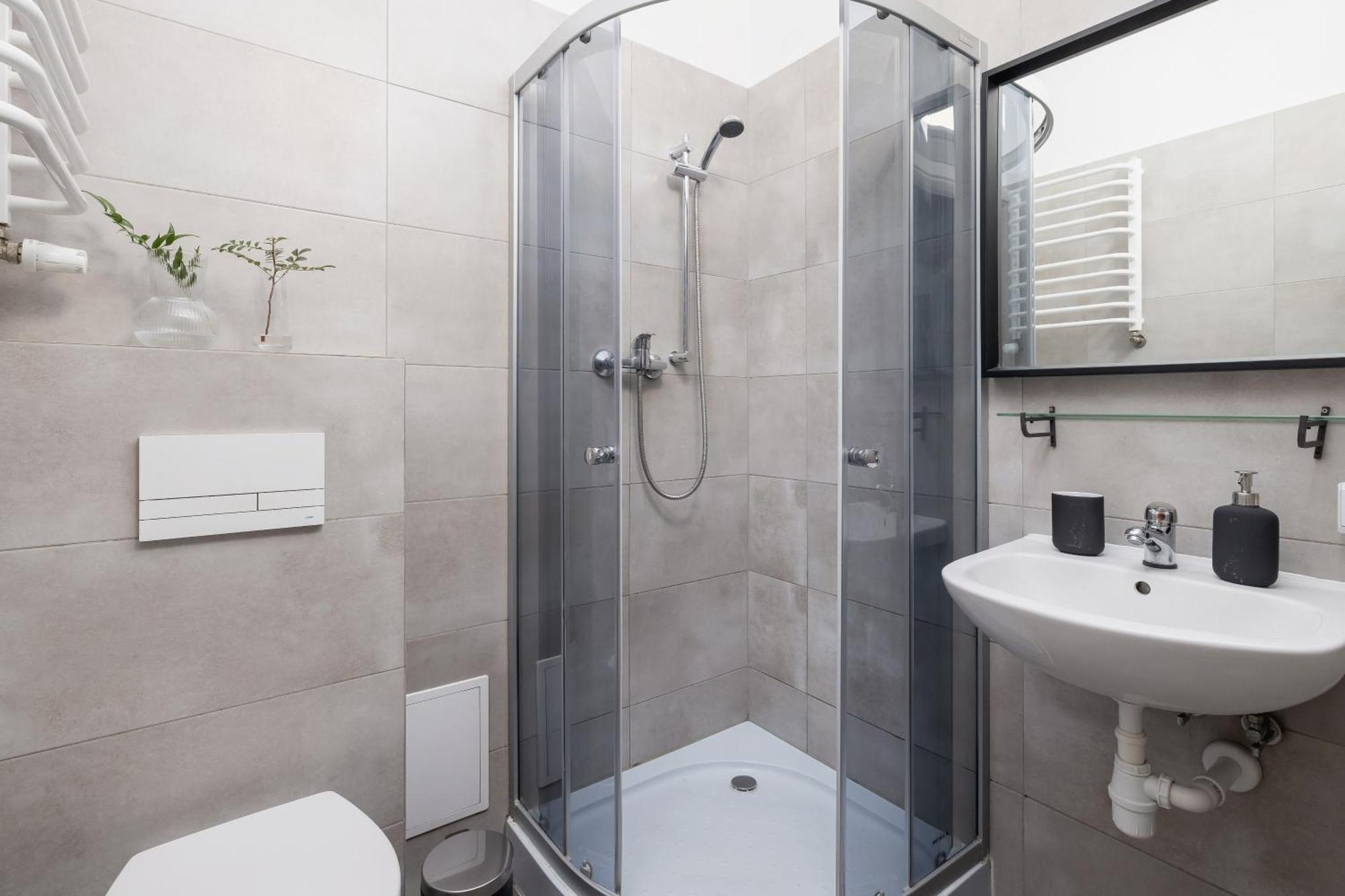 1-Bedroom Apartment With Balcony - Dluga 65 Krakkó Kültér fotó