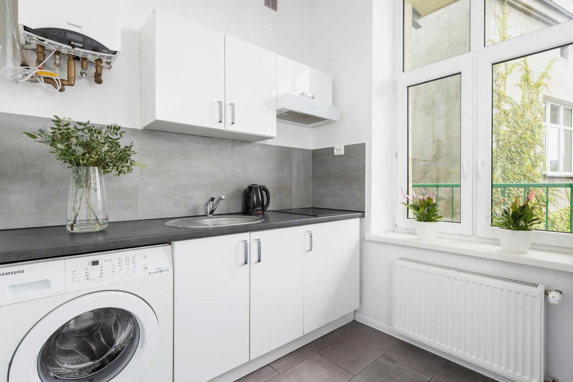 1-Bedroom Apartment With Balcony - Dluga 65 Krakkó Kültér fotó
