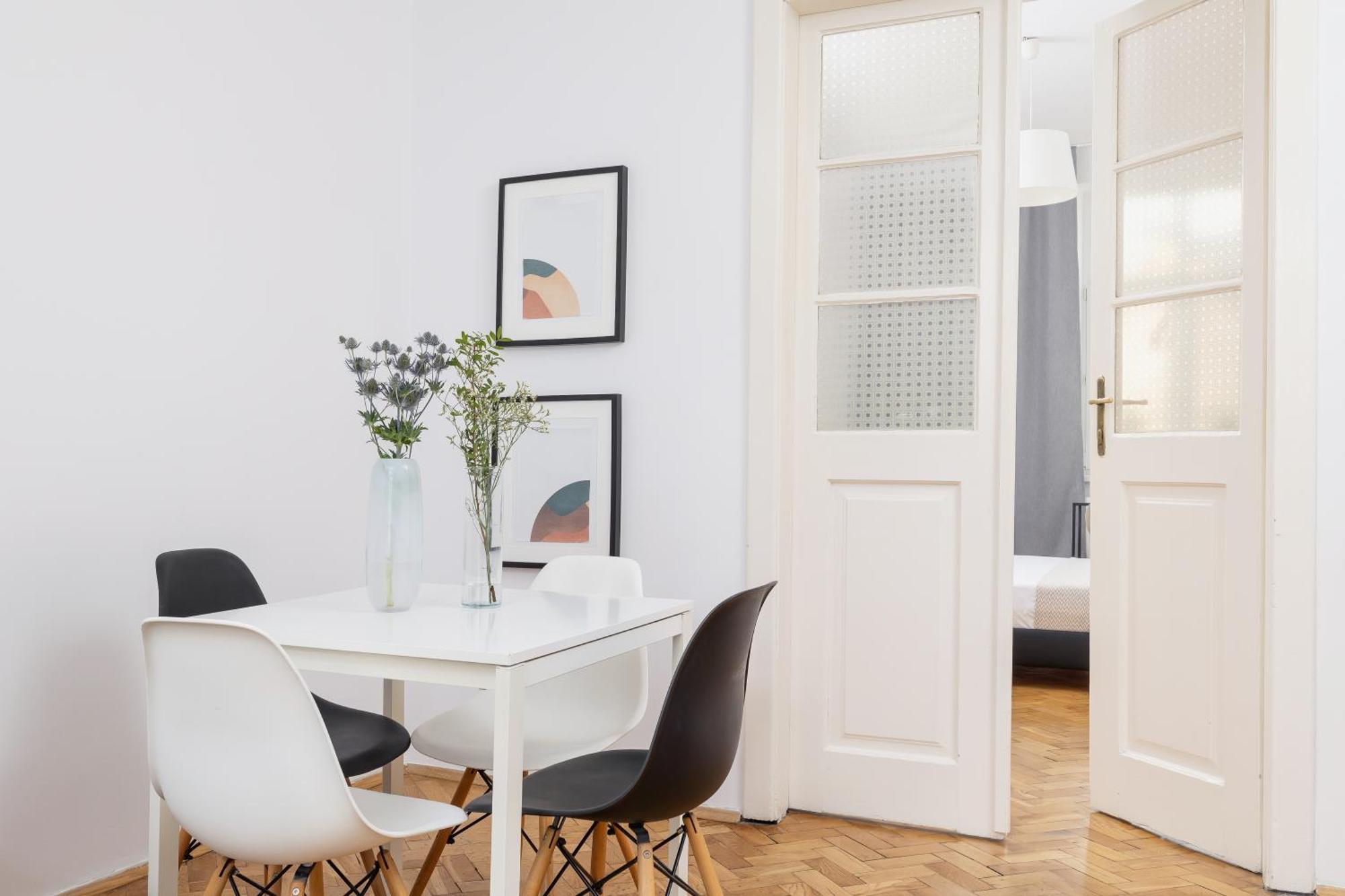 1-Bedroom Apartment With Balcony - Dluga 65 Krakkó Kültér fotó