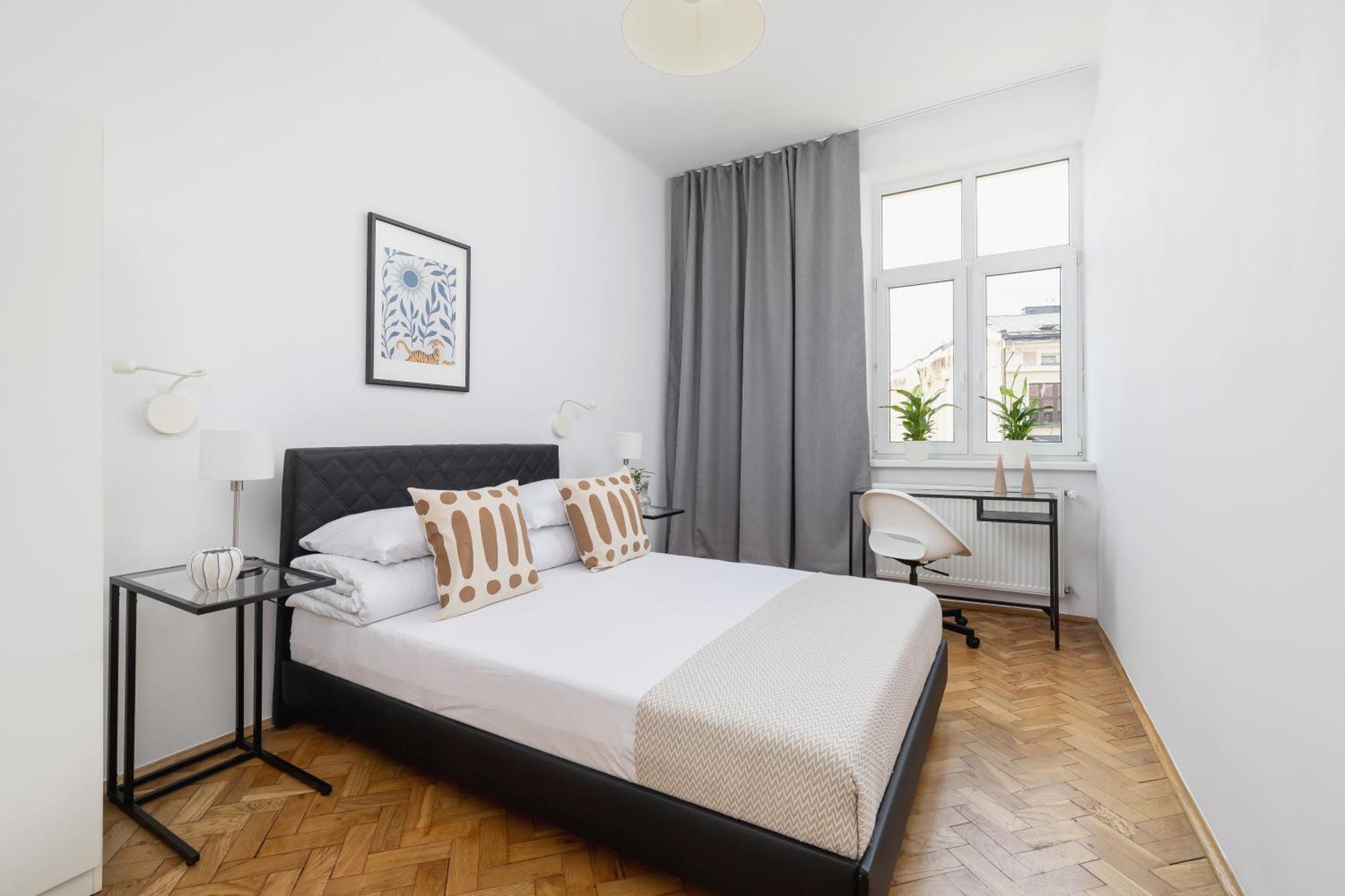 1-Bedroom Apartment With Balcony - Dluga 65 Krakkó Kültér fotó