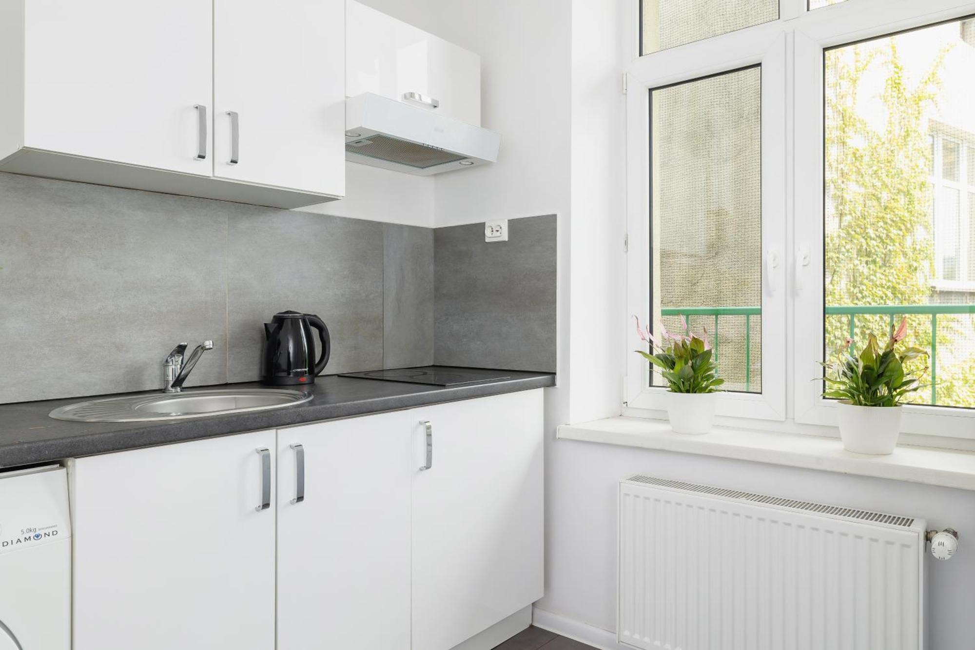 1-Bedroom Apartment With Balcony - Dluga 65 Krakkó Kültér fotó