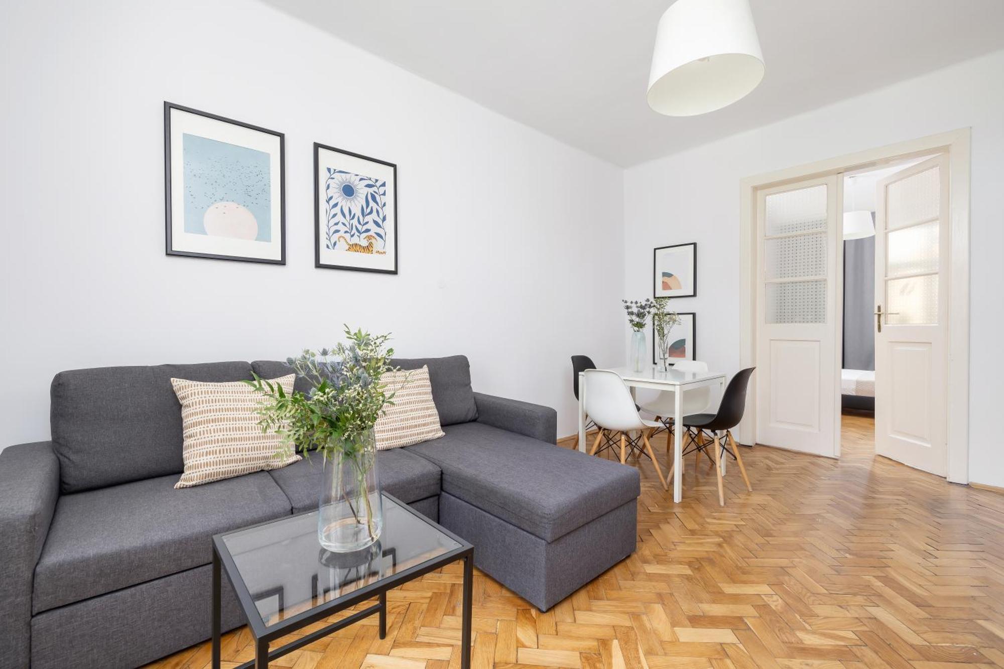 1-Bedroom Apartment With Balcony - Dluga 65 Krakkó Kültér fotó